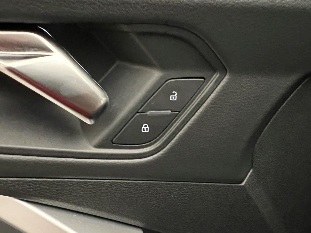 Thumbnail: 2025 Audi Q3 - 31