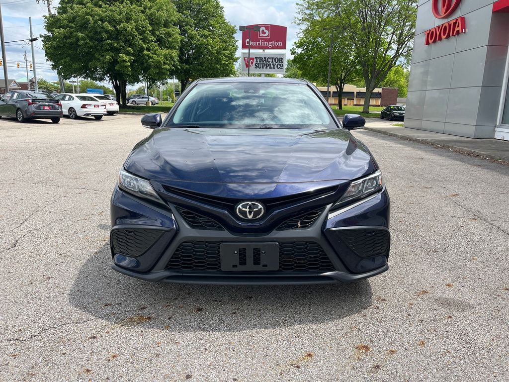 2022 Toyota Camry SE photo