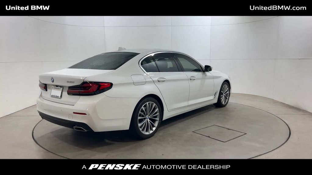 2023 BMW 5 Series 530i 8