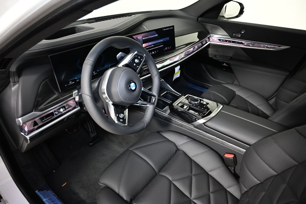 Thumbnail: 2026 BMW 7 Series - 15