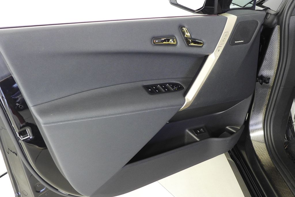 Thumbnail: 2023 BMW iX - 10