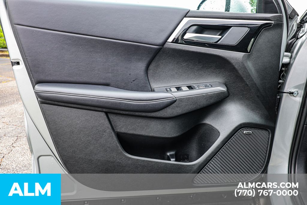 Used 2025 Silver Mitsubishi SE image 49