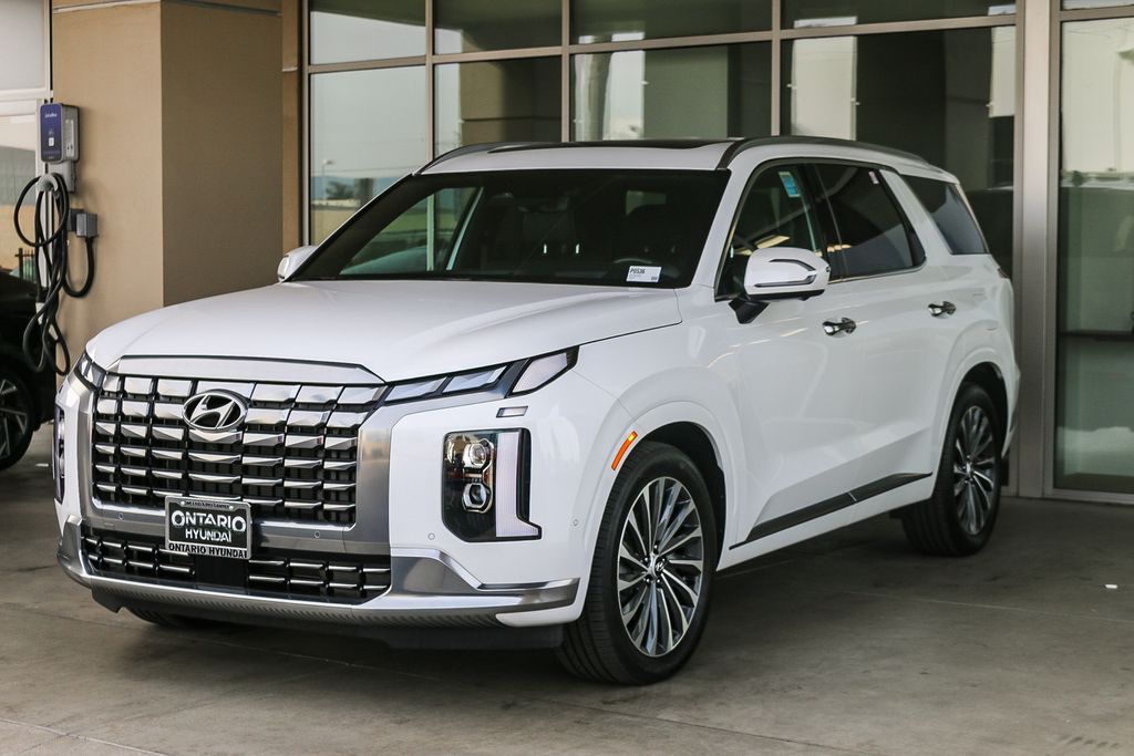Certified Used 2025 White Hyundai Calligraphy image 3