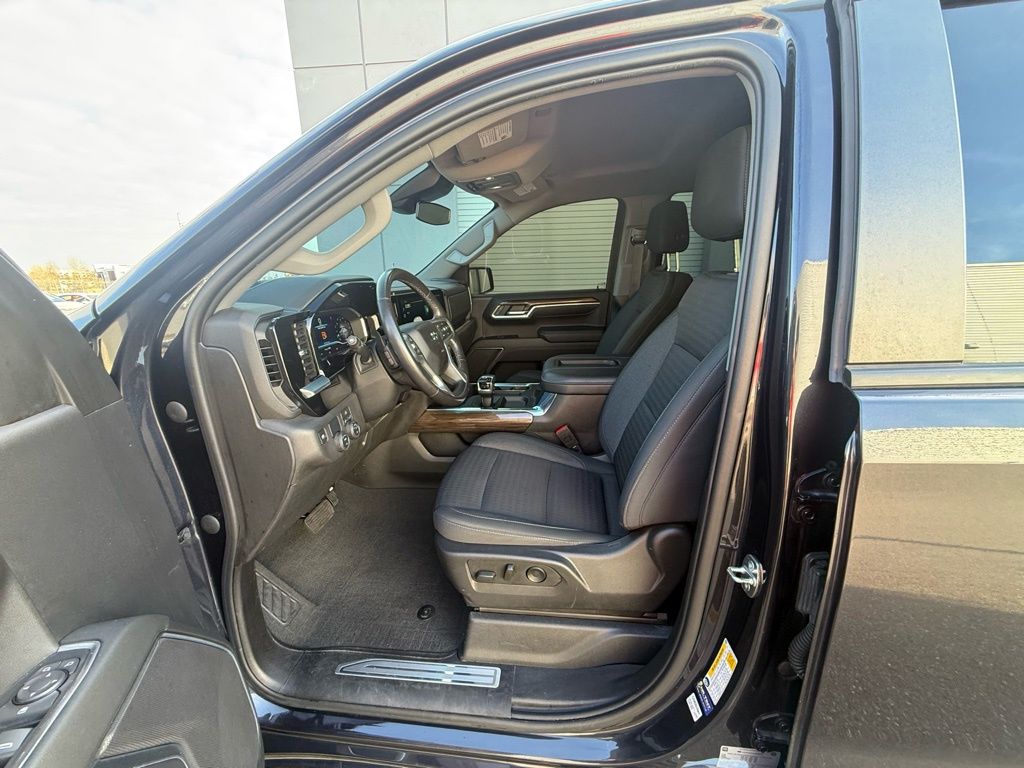 Used 2022 Gray Chevrolet RST image 15