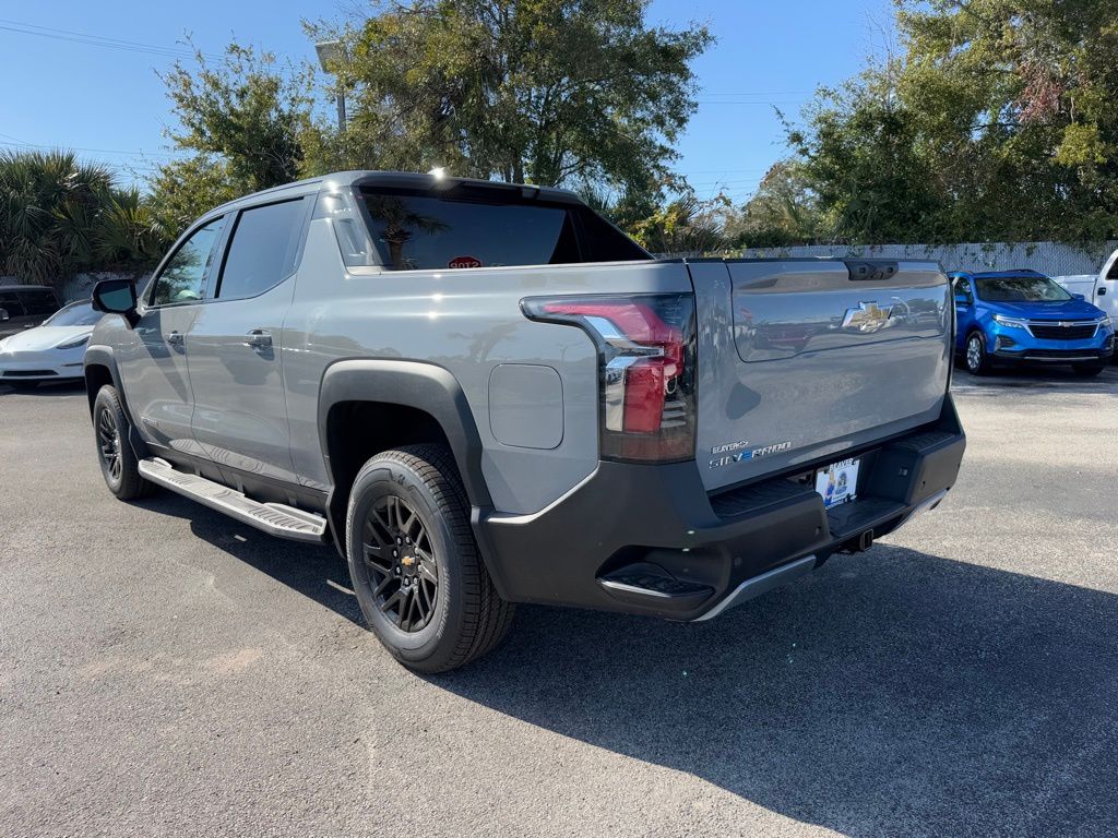 2025 Chevrolet Silverado EV  6