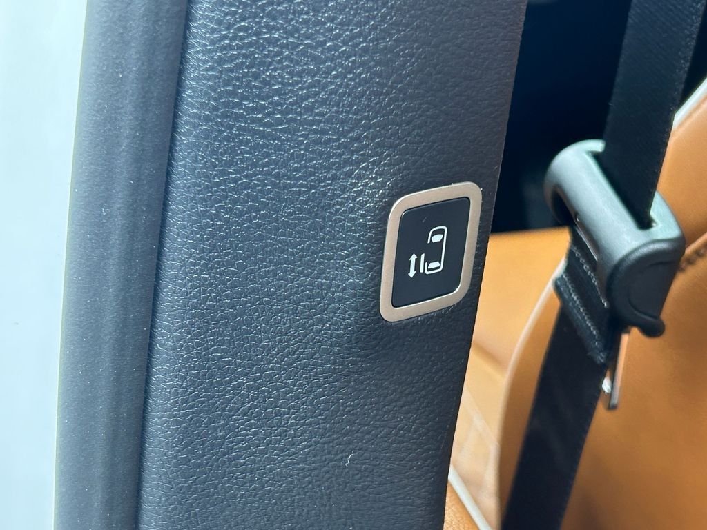 New 2026 Bright White Clearcoat Chrysler Pinnacle image 29