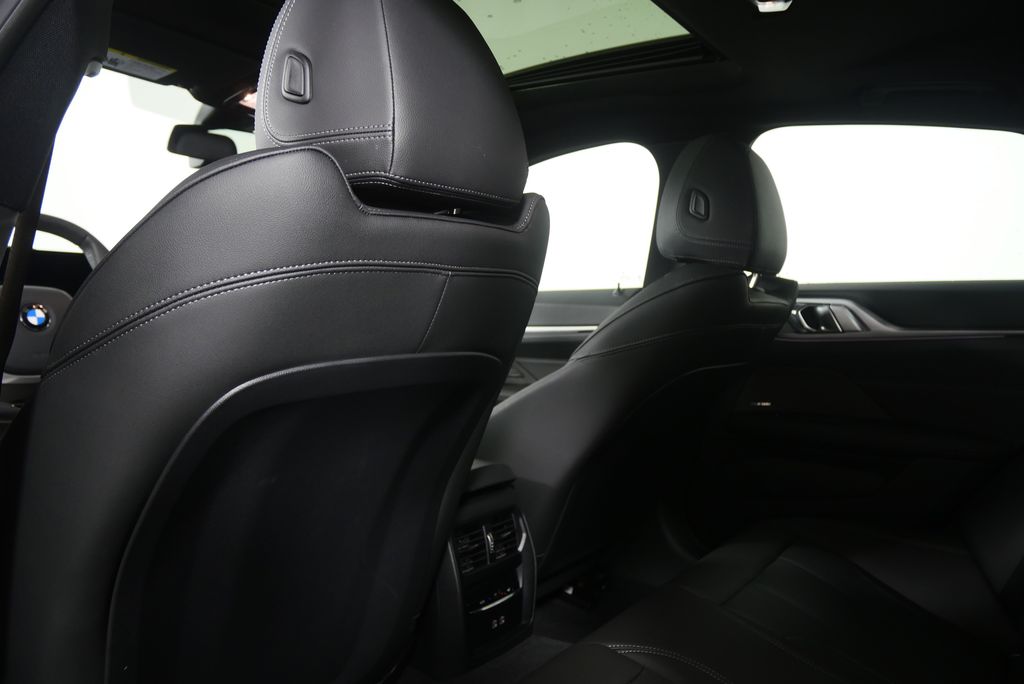 Thumbnail: 2025 BMW 4 Series - 19