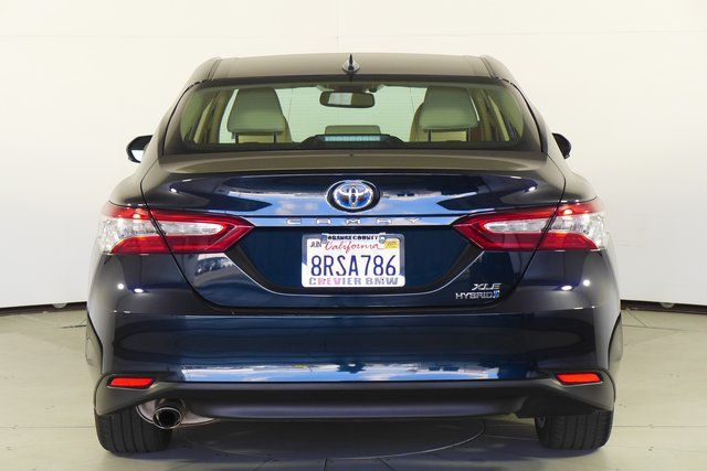 2020 Toyota Camry Hybrid XLE 8