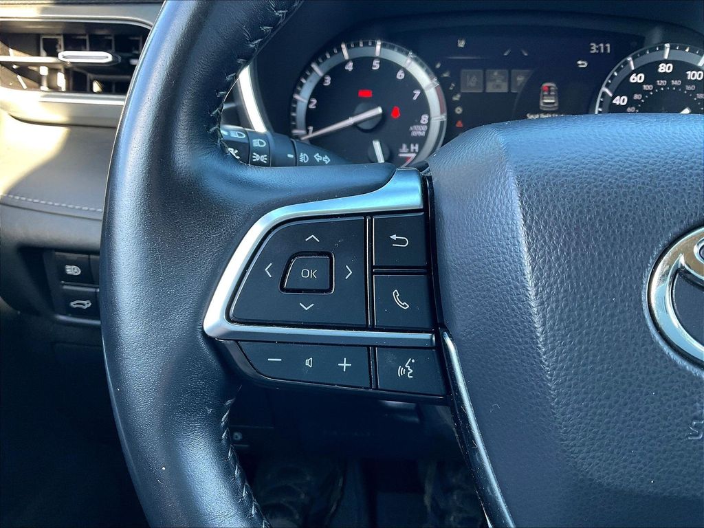 2021 Toyota Highlander — photo 23