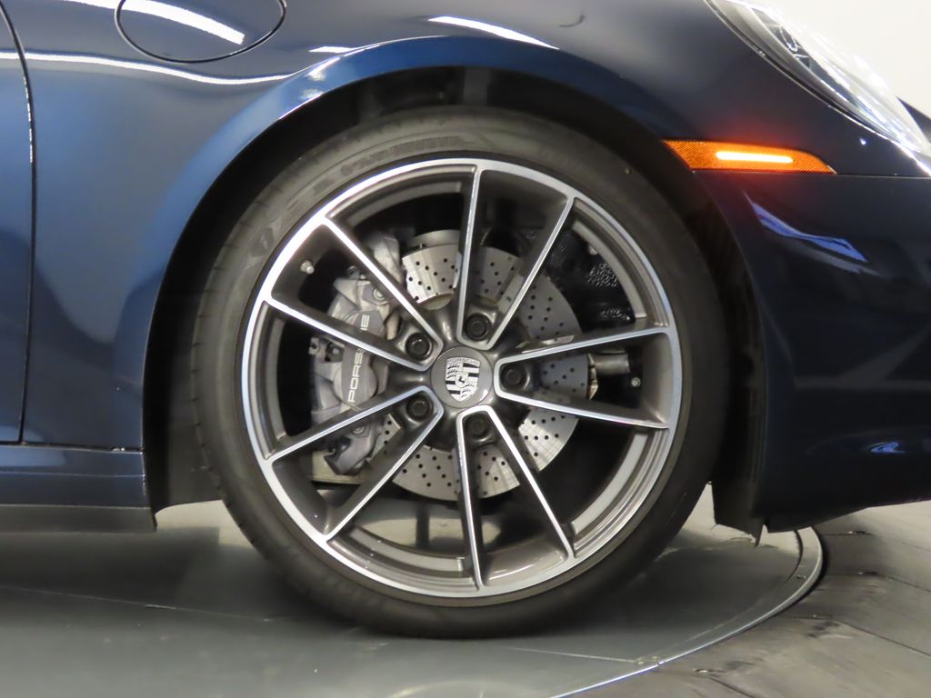 Thumbnail: 2021 Porsche 911 - 11
