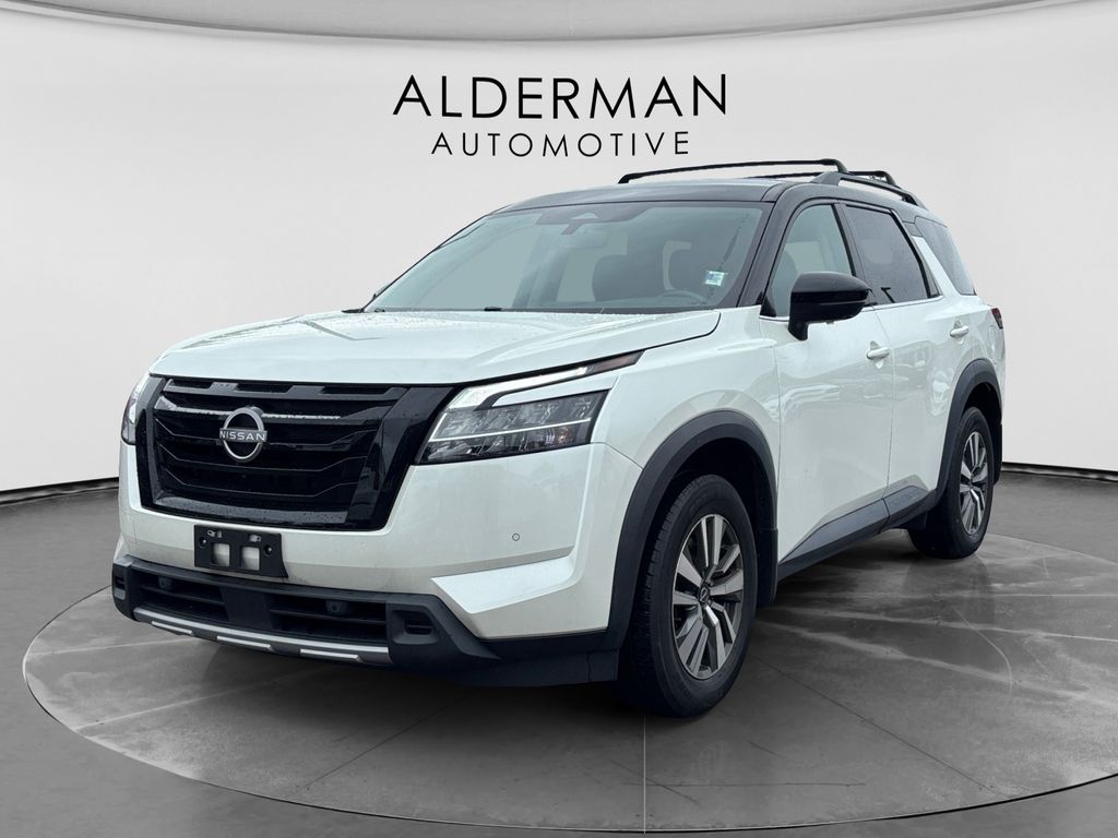Pearl White Tricoat/Super Black 2024 Nissan Pathfinder SUV / Crossover All-Wheel Drive 9-Speed Automatic