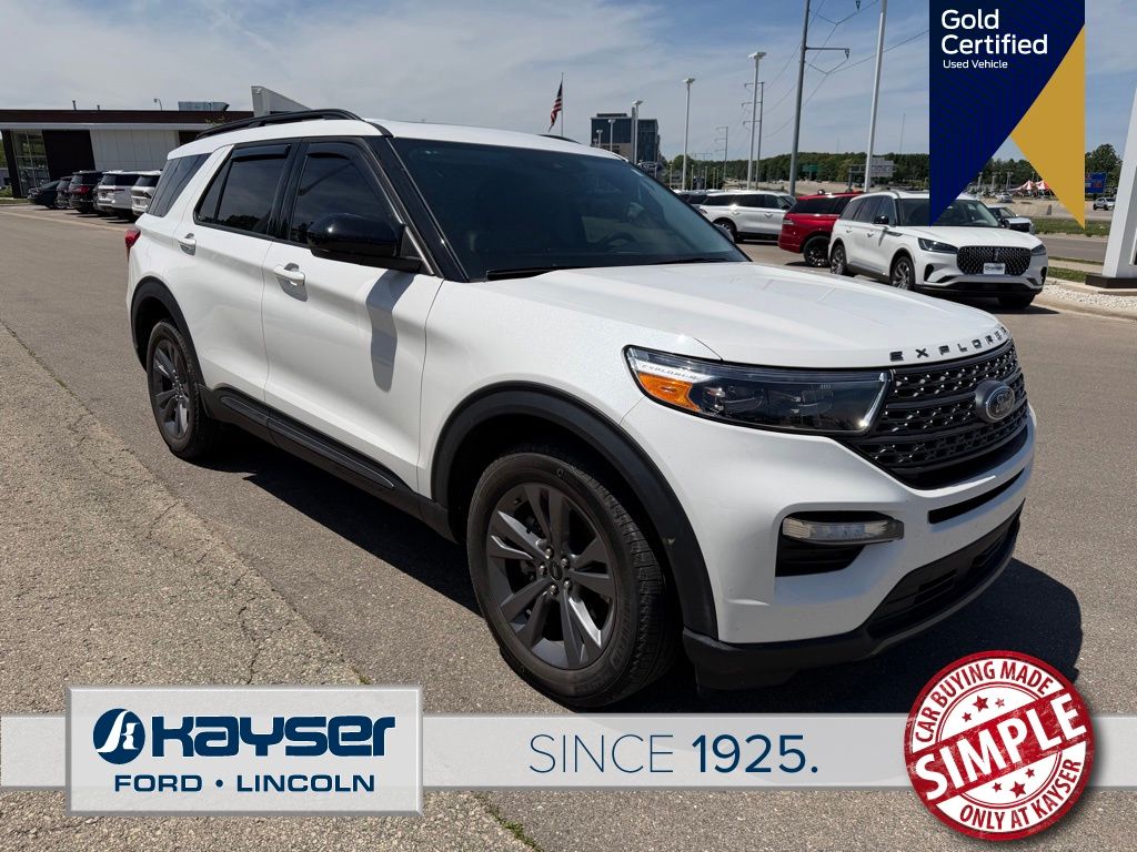 2023 Ford Explorer XLT 4WD's photo