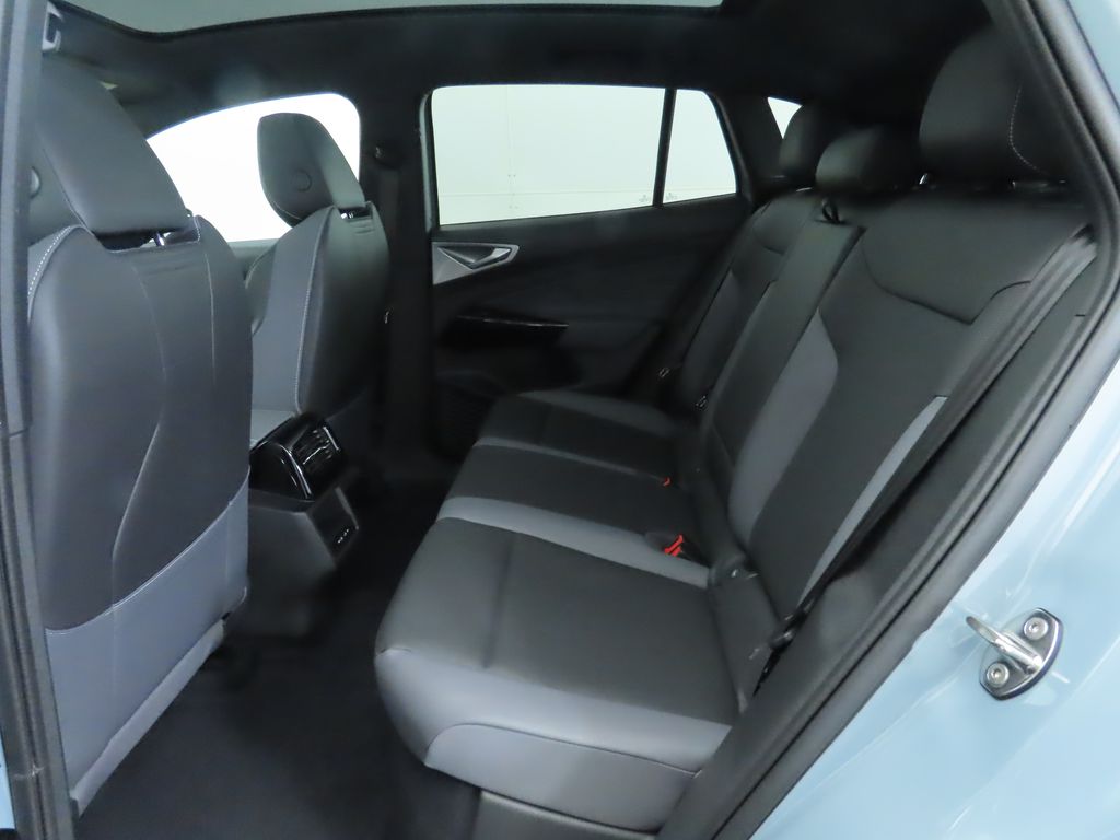 2025 Volkswagen ID.4 Pro S 22