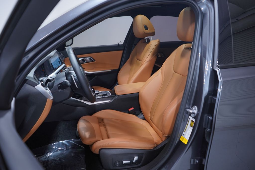 Thumbnail: 2022 BMW 3 Series - 7