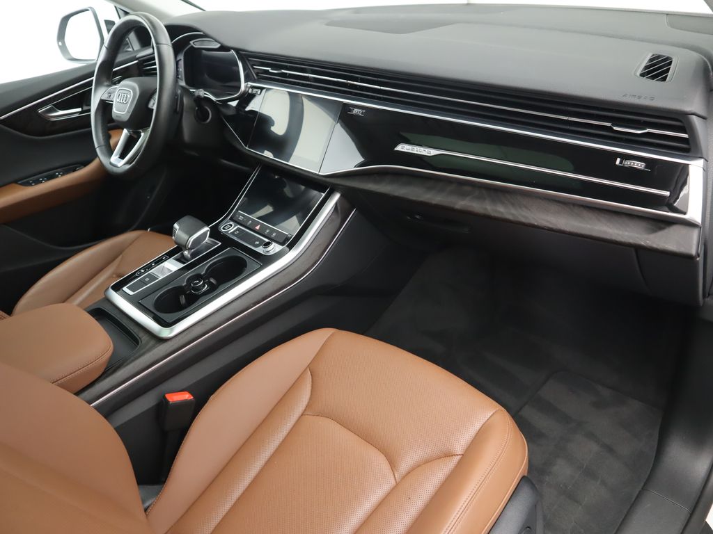 Thumbnail: 2022 Audi Q8 - 18