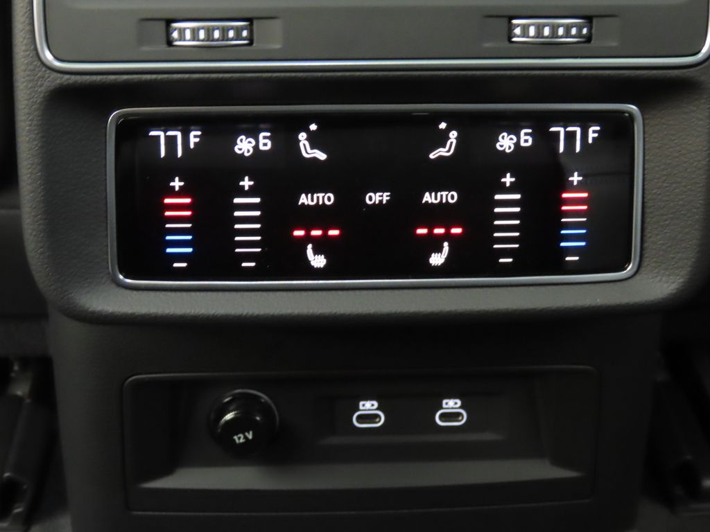 Thumbnail: 2026 Audi RS Q8 - 24