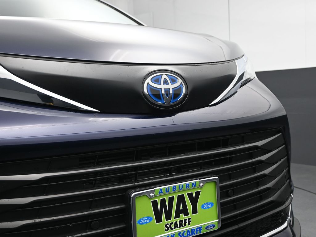 2024 Toyota Sienna XLE