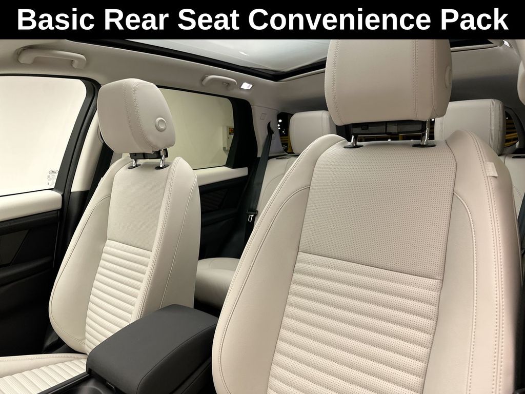 2024 Land Rover Discovery Sport S 9