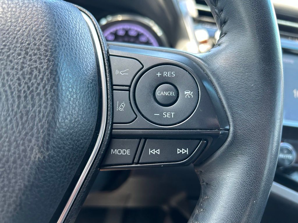Thumbnail: 2018 Toyota Camry - 19