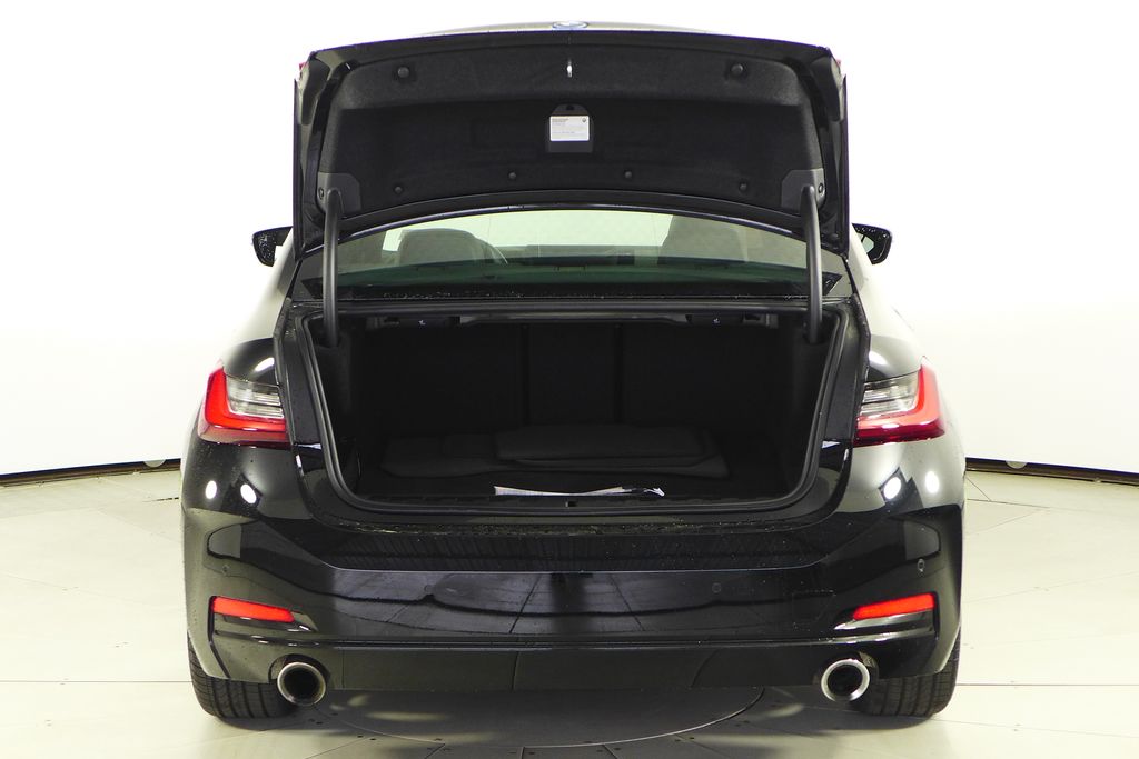 Thumbnail: 2023 BMW 3 Series - 10