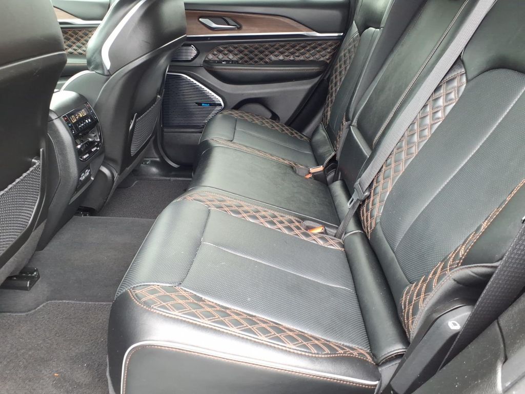 used 2024 Jeep Grand Cherokee car, priced at $44,950