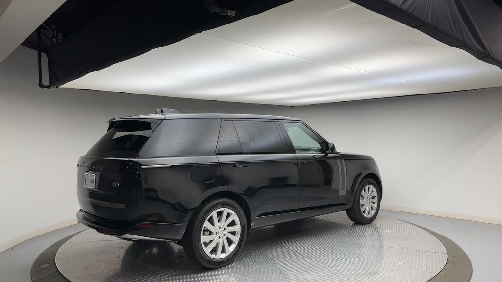 Thumbnail: 2023 Land Rover Range Rover - 8