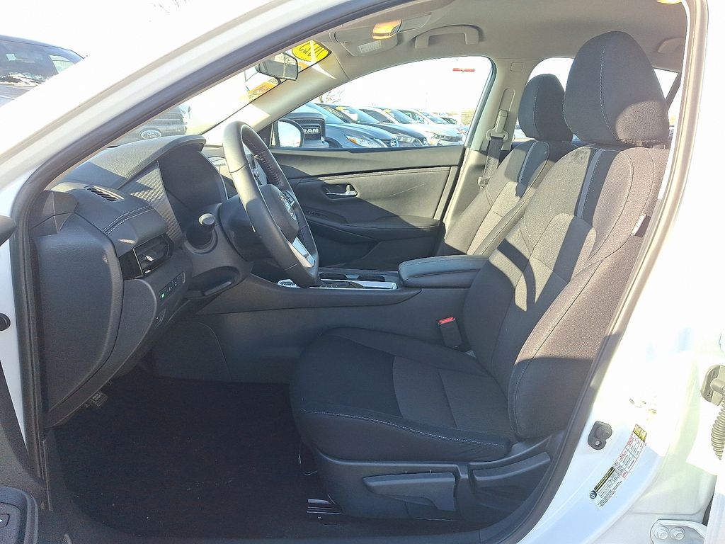 Thumbnail: 2023 Nissan Sentra - 14