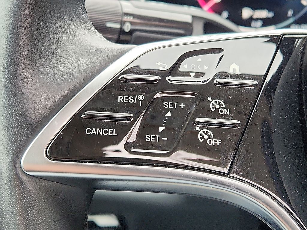 Thumbnail: 2025 Mercedes-Benz E-Class - 20