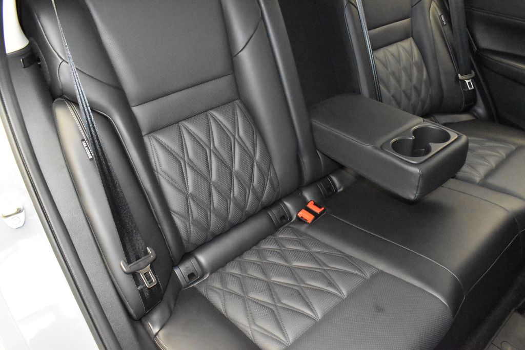 2023 Nissan Rogue Platinum 32