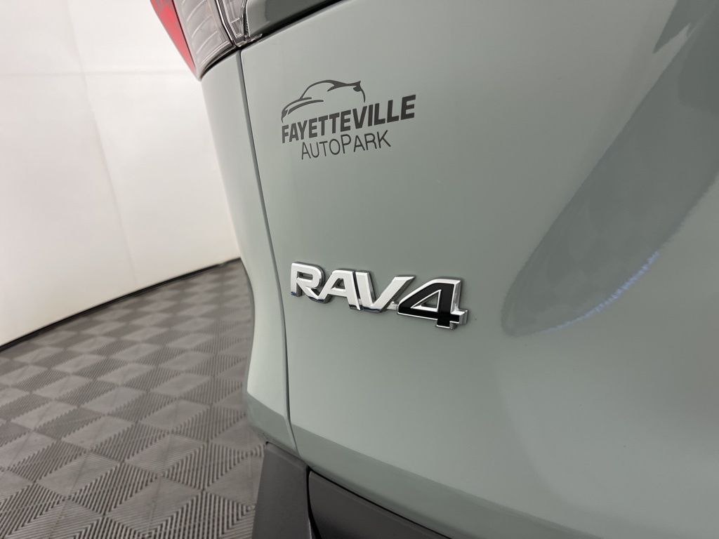 Thumbnail: 2020 Toyota RAV4 - 3