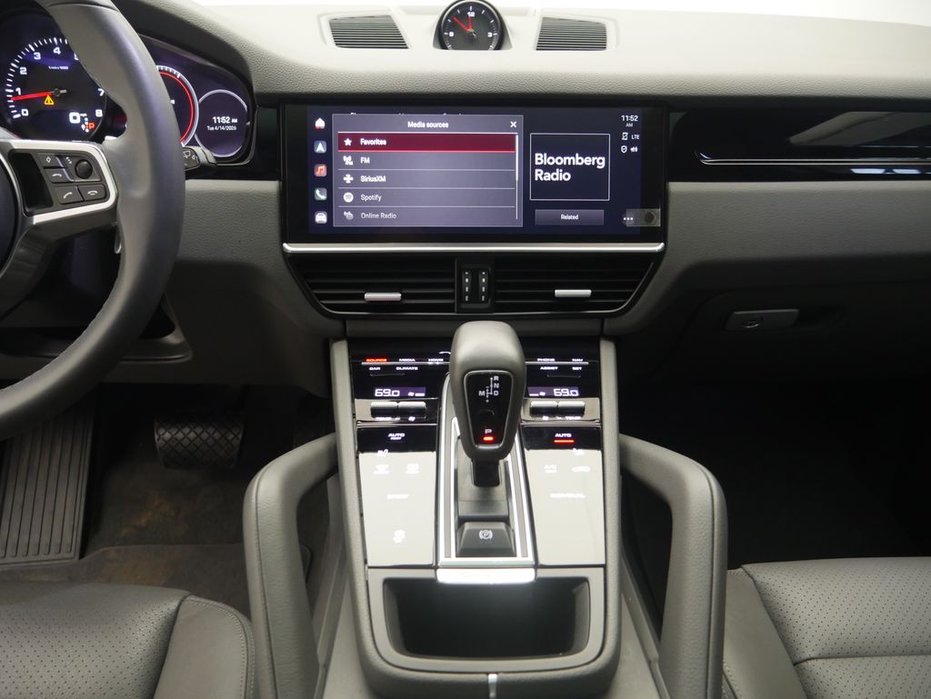 Thumbnail: 2023 Porsche Cayenne - 30