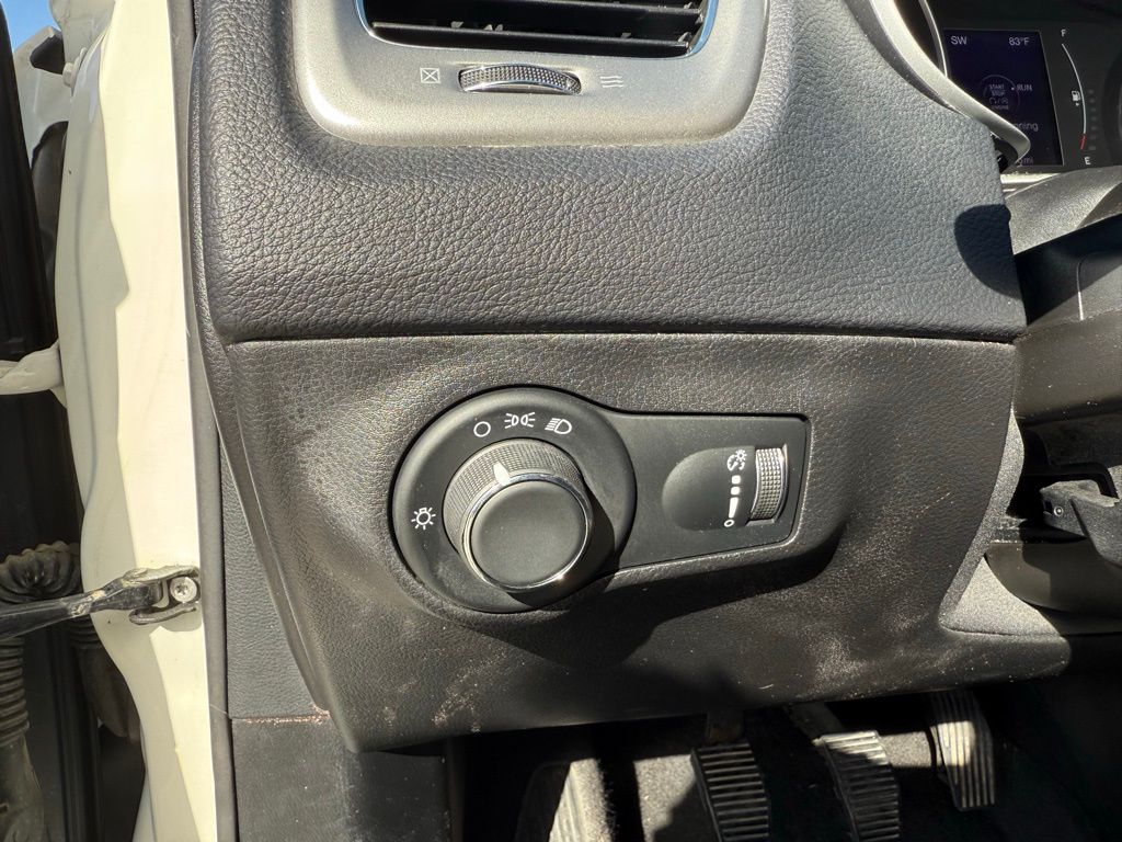Thumbnail: 2017 Jeep Compass - 14