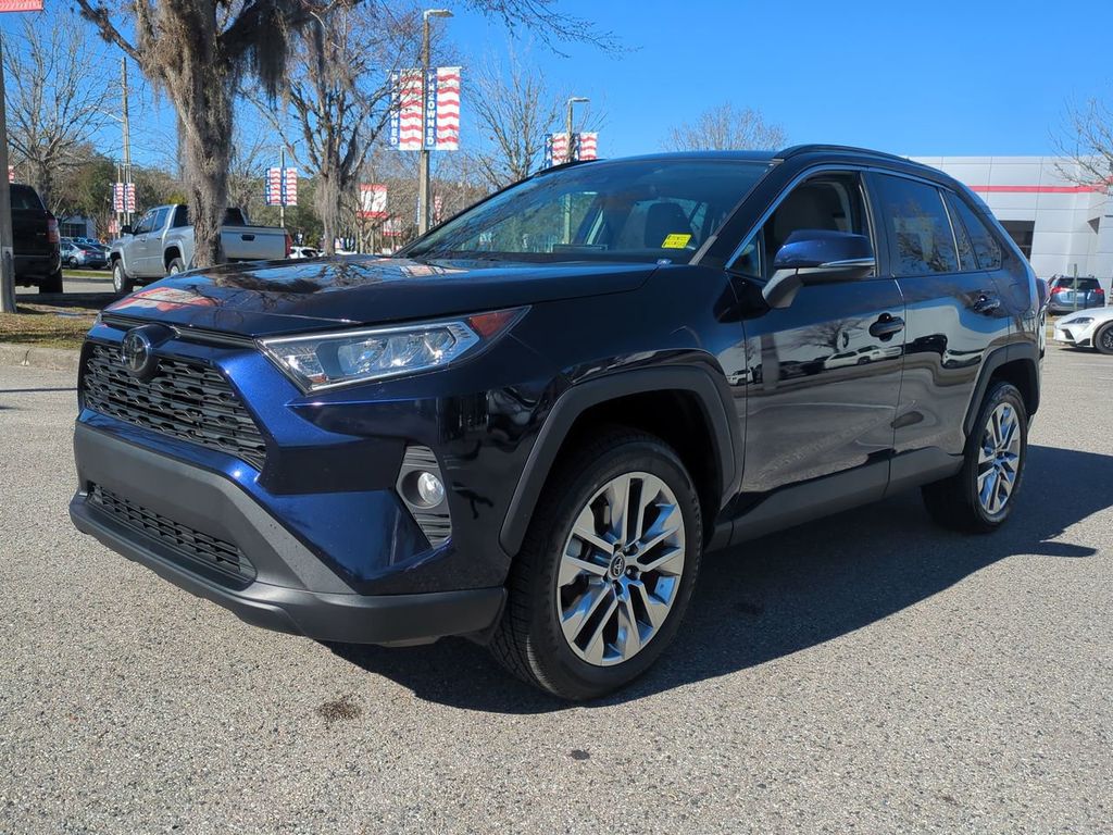 2021 Toyota RAV4 XLE Premium FWD