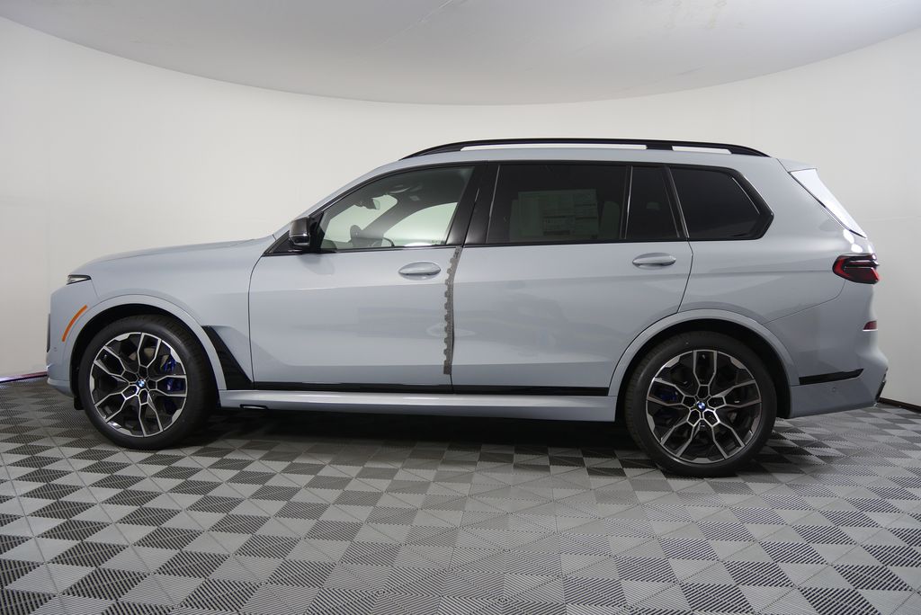 2026 BMW X7 M60i 6