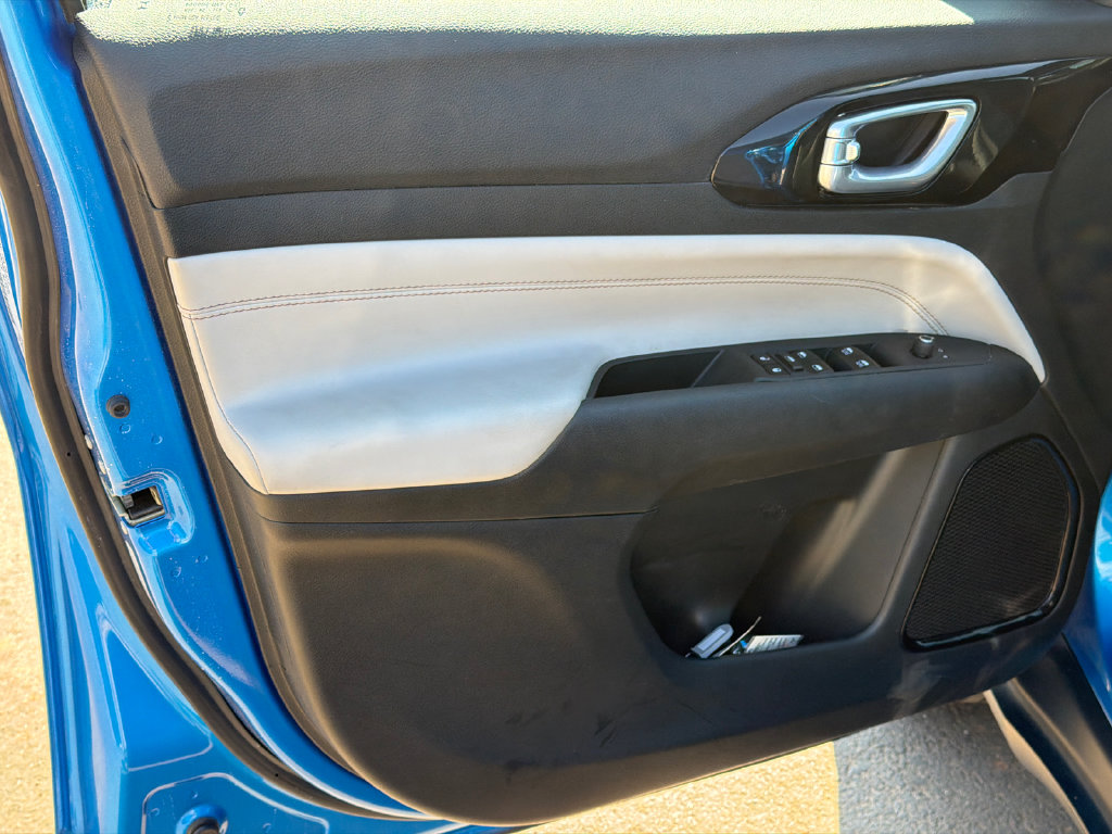 Used 2025 Blue Jeep Limited image 10