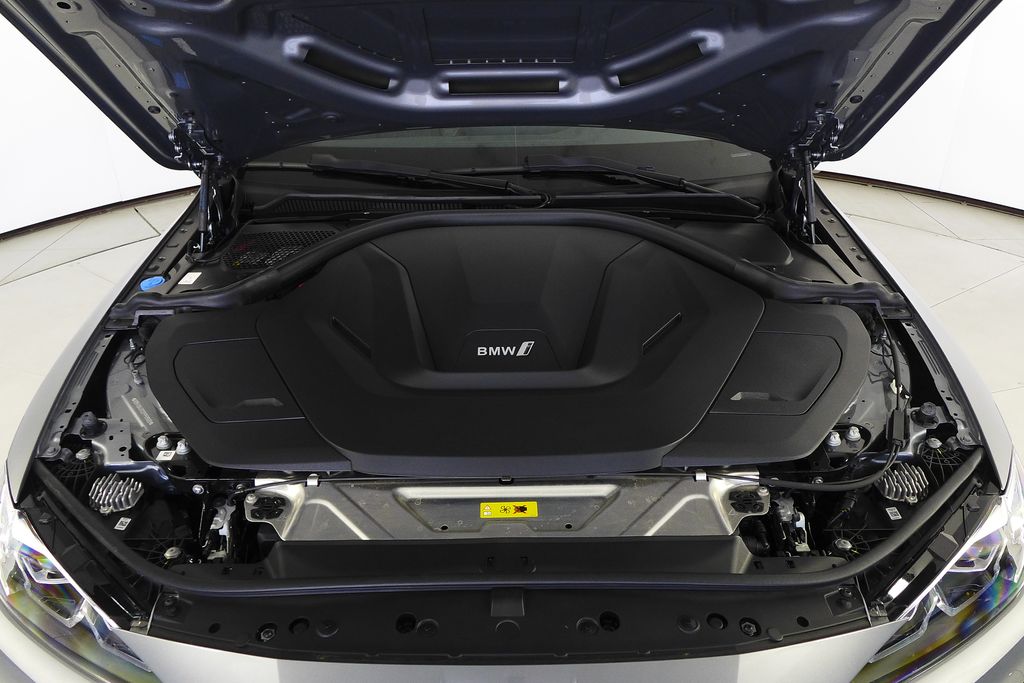 Thumbnail: 2023 BMW i4 - 6
