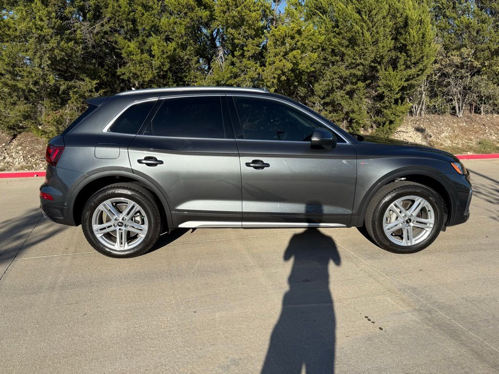 Thumbnail: 2025 Audi Q5 - 4