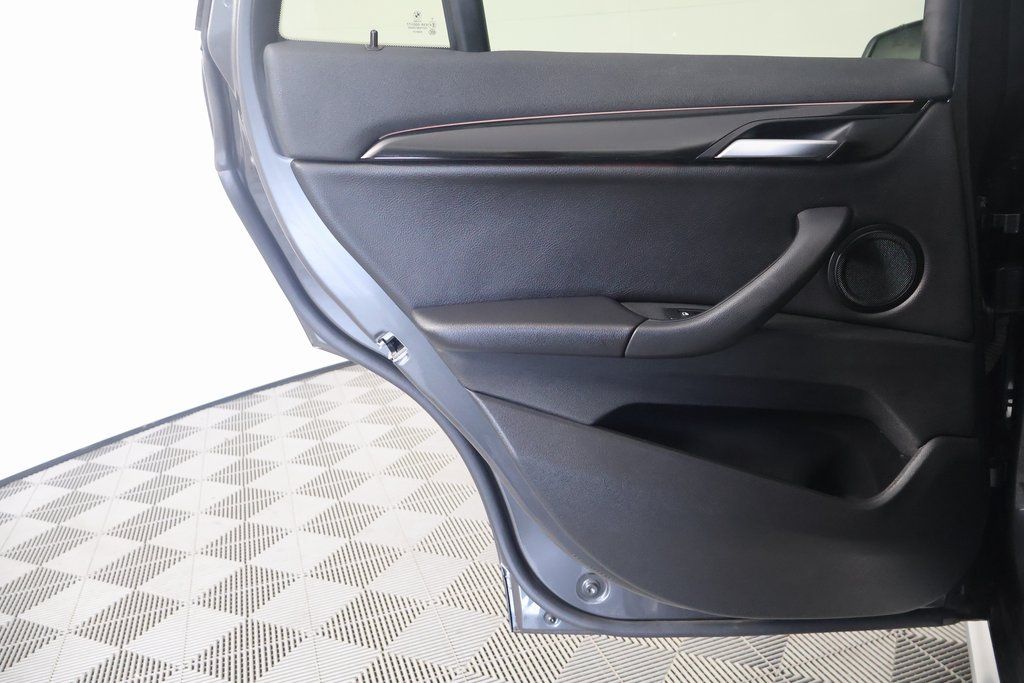 Thumbnail: 2021 BMW X1 - 13