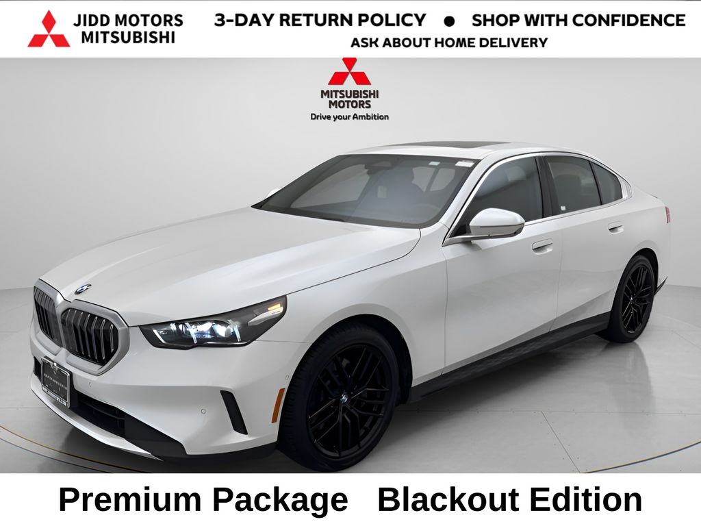 White Metallic 2025 BMW 5 Series 530i xDrive Sedan All-Wheel Drive 8-Speed Automatic