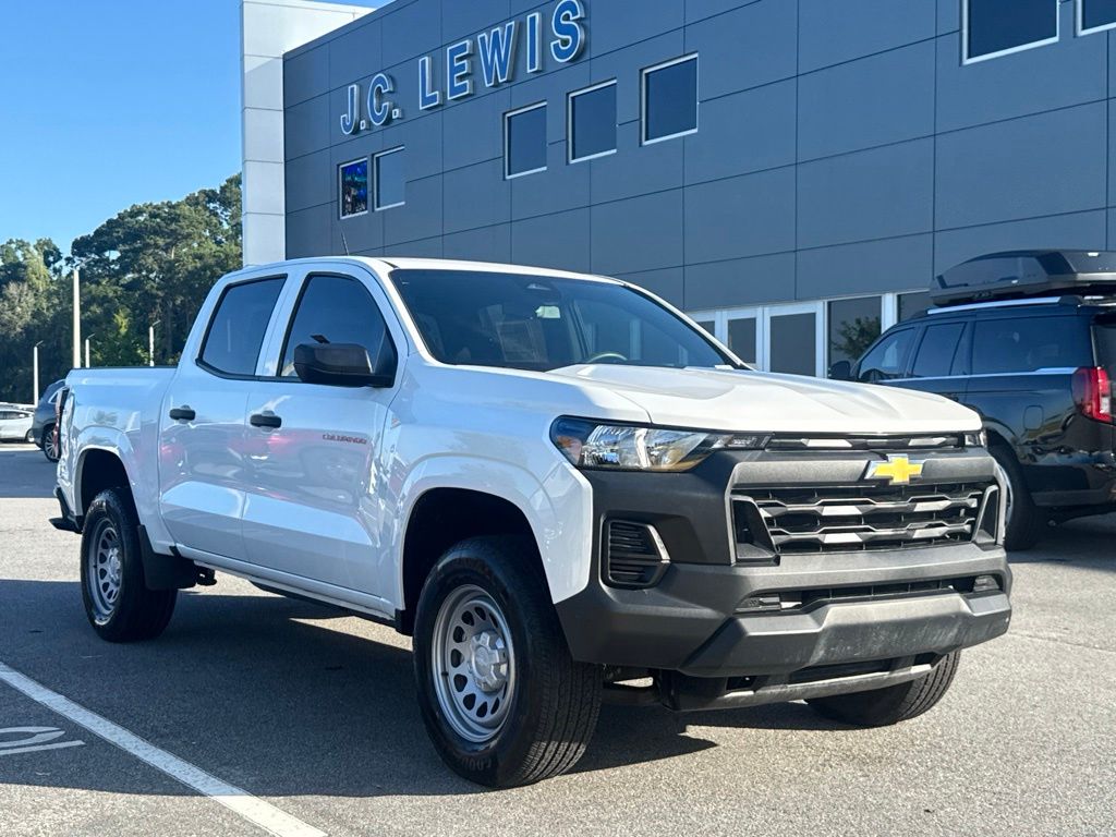 Summit White 2025 Chevrolet Colorado Pickup Truck 4X2 8-Speed Automatic