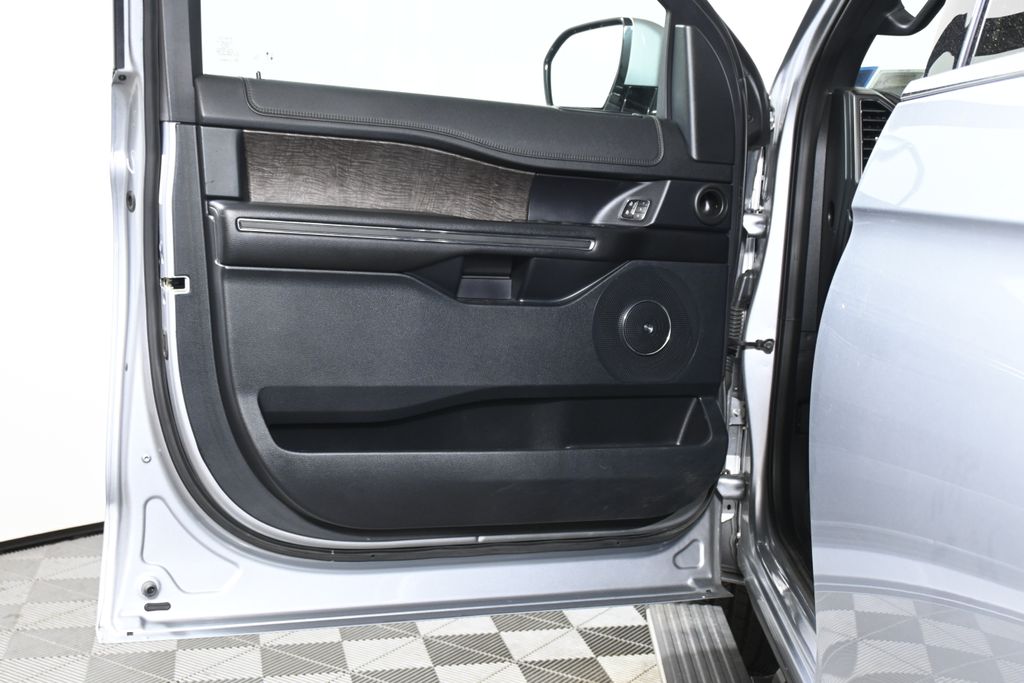 2020 Ford Expedition MAX Limited 29