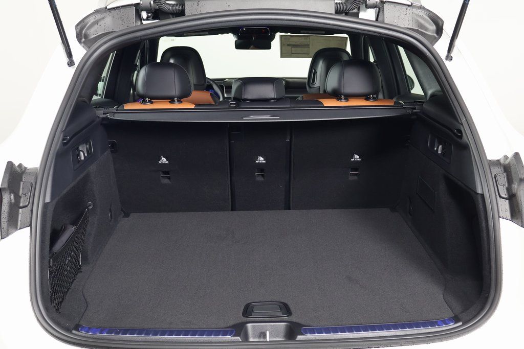 Thumbnail: 2026 Mercedes-Benz GLC - 8