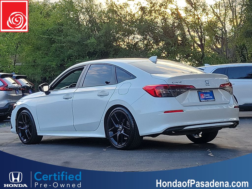 View vehicle photo 7