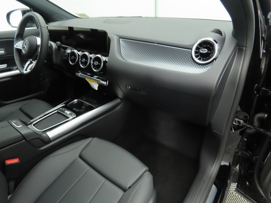 Thumbnail: 2025 Mercedes-Benz GLA - 18