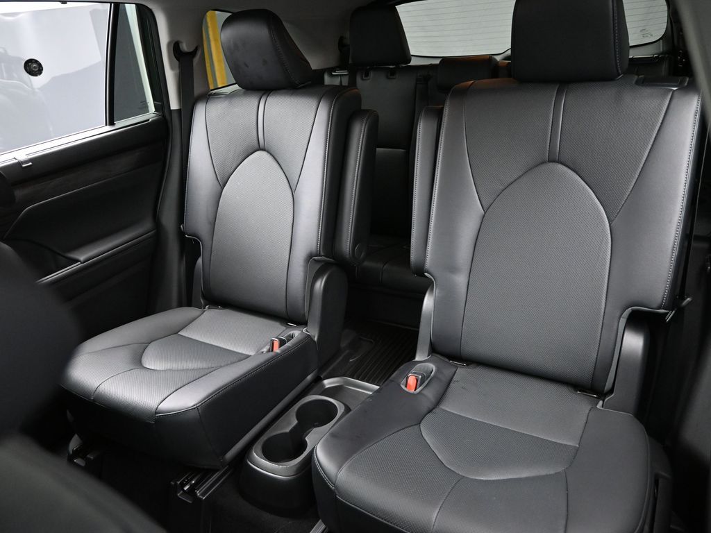 2023 Toyota Highlander Hybrid Limited