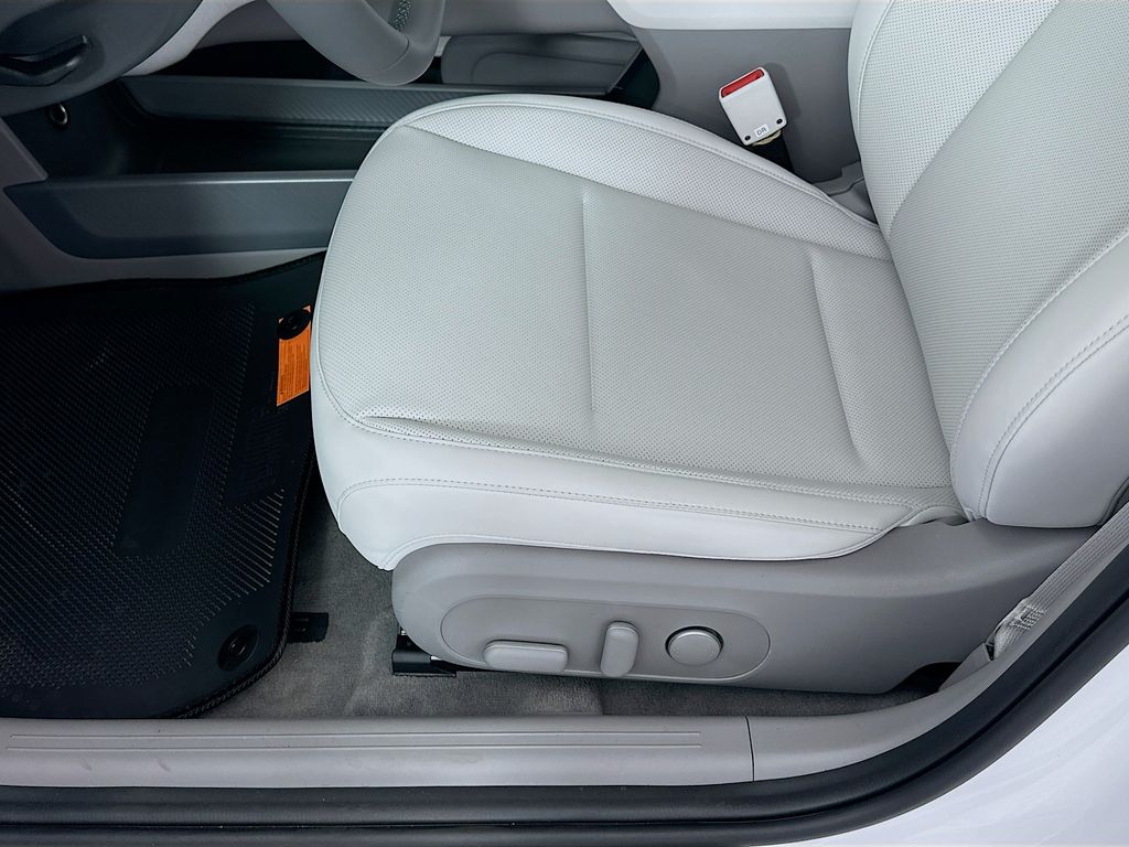 Thumbnail: 2025 Hyundai Ioniq 6 - 21