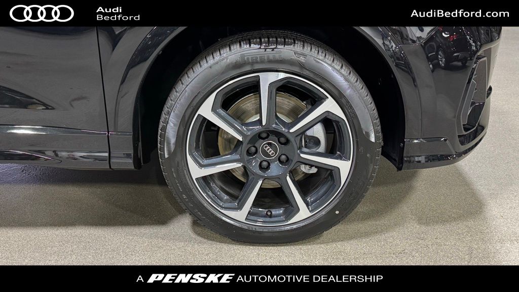 Thumbnail: 2025 Audi Q3 - 9