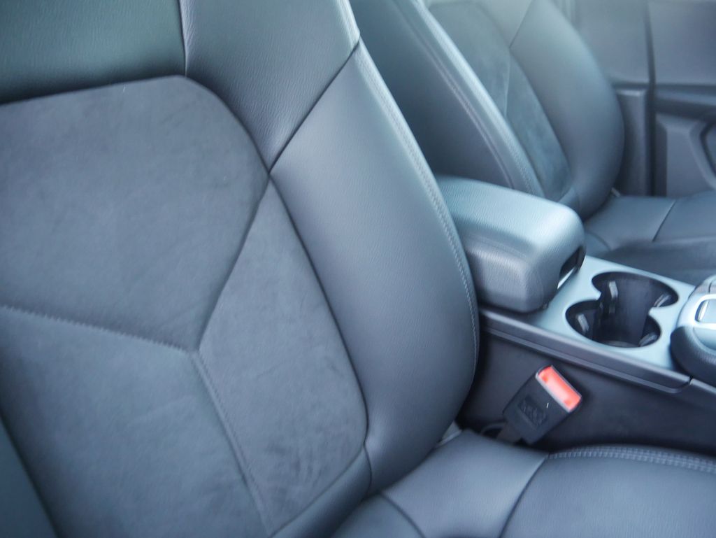 Thumbnail: 2020 Porsche Macan - 29