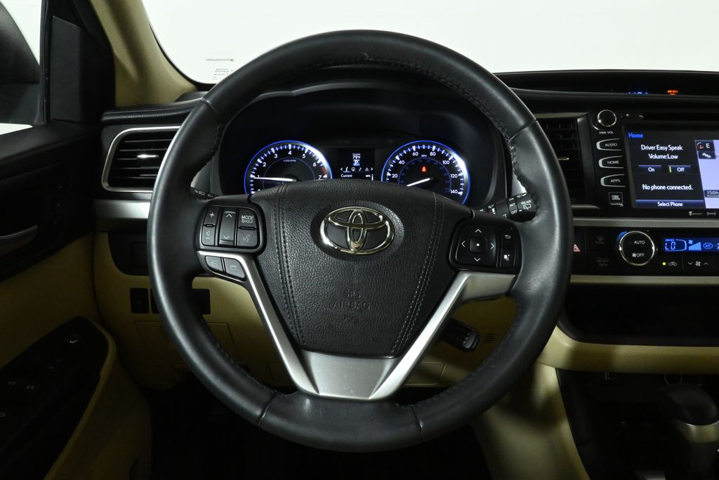 Thumbnail: 2016 Toyota Highlander - 19