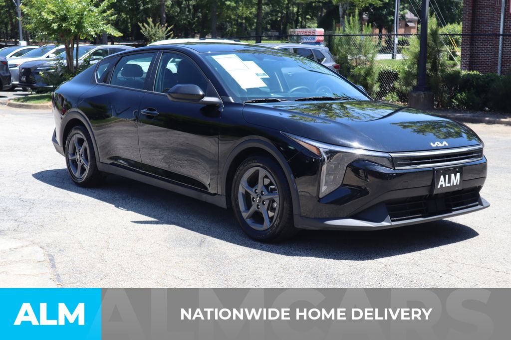 Used 2025 Black Kia LXS image 5